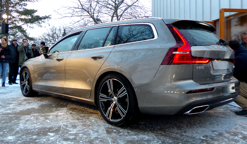 Illustration for article titled The 2019 Volvo V60 Is A Gorgeous 390 Horsepower Hybrid Wagon